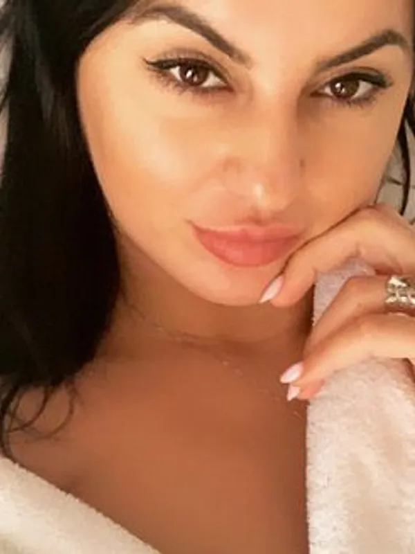 Parkplatzsex Amelia4ever, 36 aus Rostock