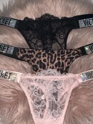 Weiteres Foto von Amyxblvcknaked – Anmelden zum Freischalten