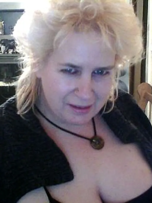 Parkplatzsex Angie04, 62 aus Radevormwald