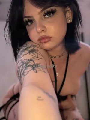 Ashleysseite, 19