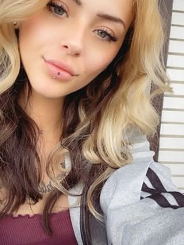Parkplatzsex Badromanc69, 23 aus Moers