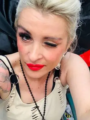 BBBetty, 49
