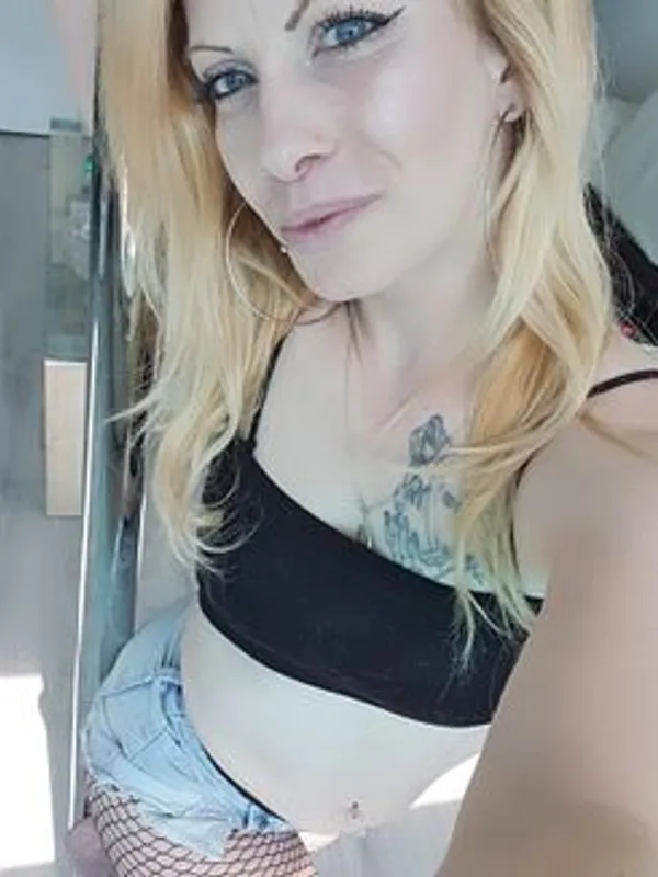 Parkplatzsex Bella_Frech, 26 aus Duisburg