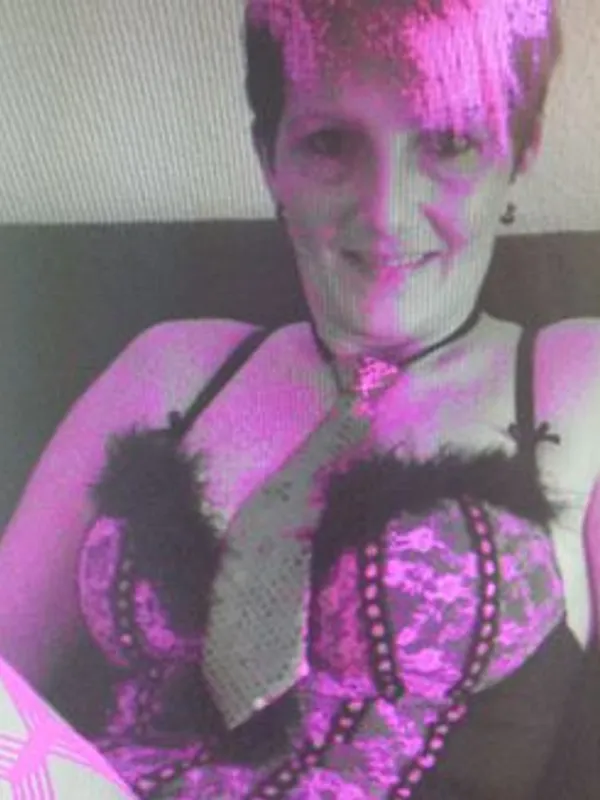 Parkplatzsex BigBoobsMell, 44 aus Berlin