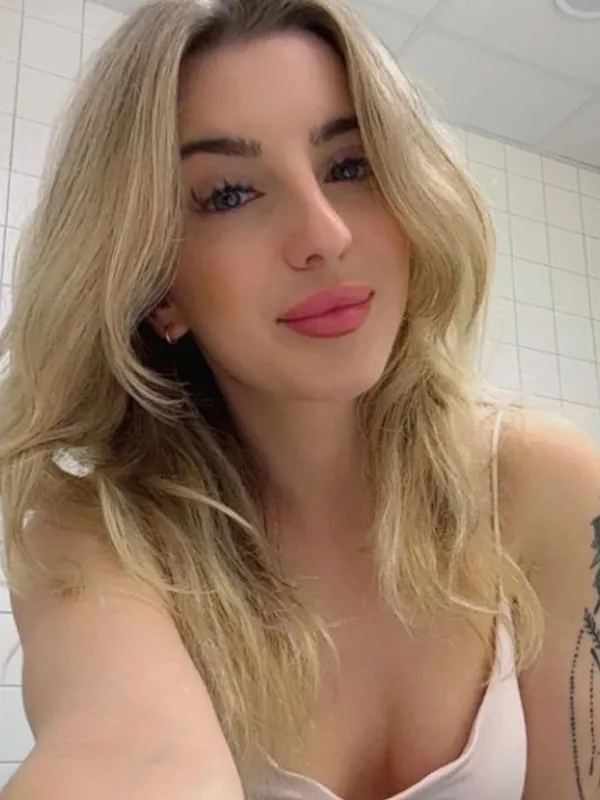 Parkplatzsex Blondemiamaus, 25 aus Neusiedl am See
