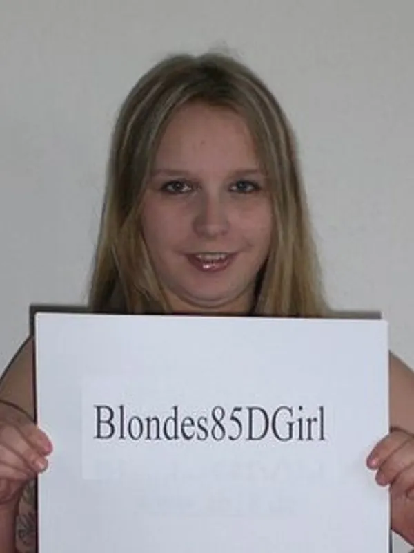 Parkplatzsex Blondes85DGirl, 42 aus Sprockhövel
