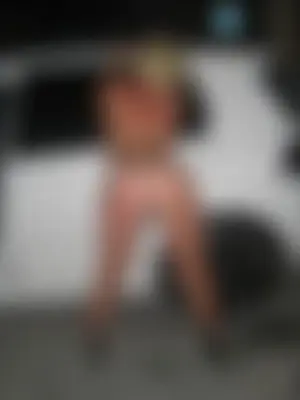 Weiteres Foto von BlondeZeigeSchlampe – Anmelden zum Freischalten