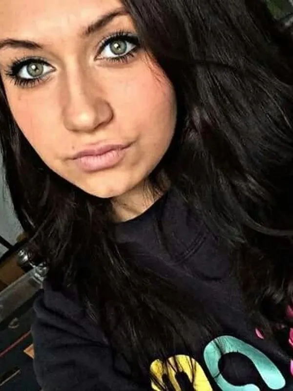 Parkplatzsex BunnyTate, 26 aus Halle (Saale)