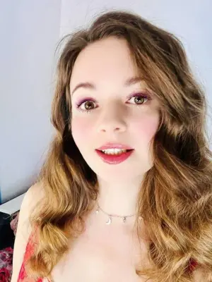 Carrolyna, 25