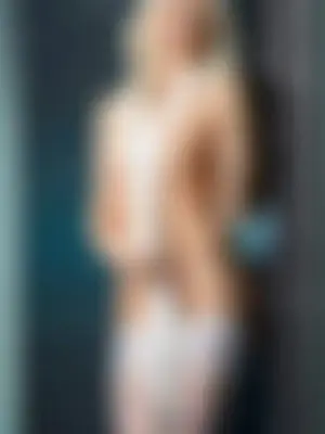Caryn-Deluxe, 46