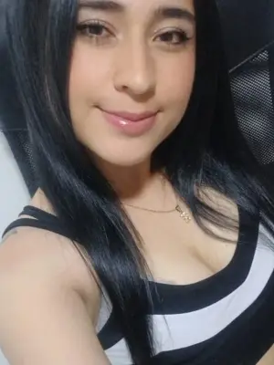 CataleyaHouston, 28
