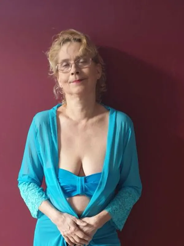 Parkplatzsex claudinchen, 59 aus Magdeburg