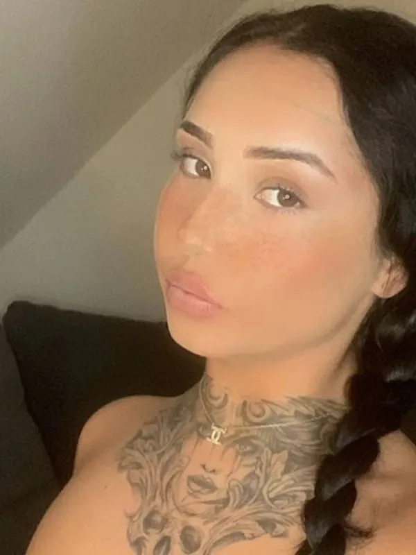 Parkplatzsex CocoxxDiamond, 24 aus Berlin
