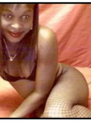 Weiteres Foto von curvyblackqueen – Anmelden zum Freischalten