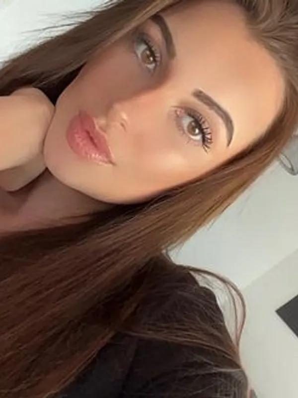 Parkplatzsex CurvyLatina99, 26 aus Hamburg