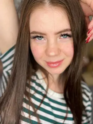 Weiteres Foto von CuteDomi – Anmelden zum Freischalten