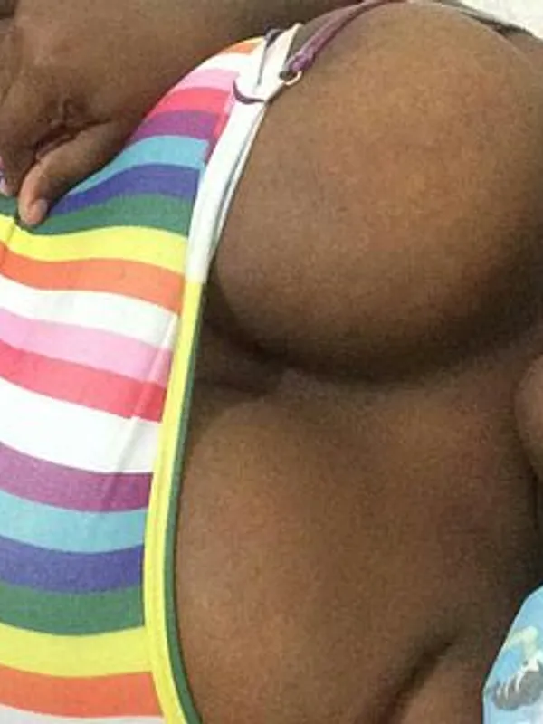 Parkplatzsex Debbie_Ebony, 28 aus Hamburg