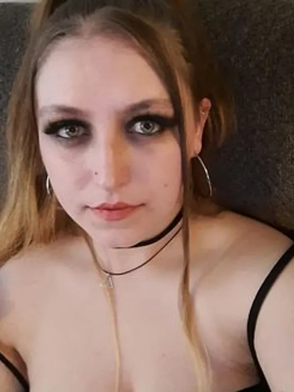 Parkplatzsex Dee_Love69, 28 aus Darmstadt