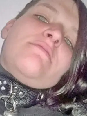Weiteres Foto von DevotePiercingLady – Anmelden zum Freischalten