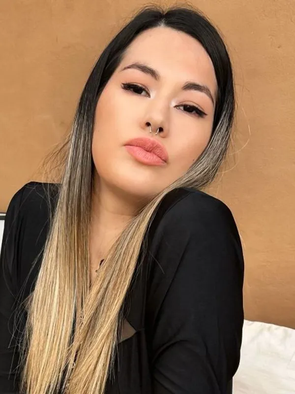 Parkplatzsex DivinaLuly, 28 aus Hamburg