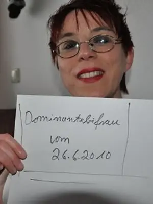 Weiteres Foto von Dominantebifrau – Anmelden zum Freischalten