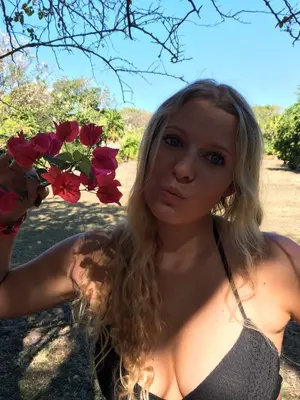 DreamAnna, 31