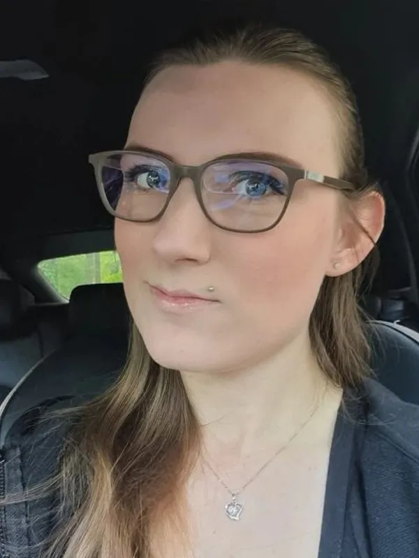 Parkplatzsex Drinagirl, 32 aus Berlin