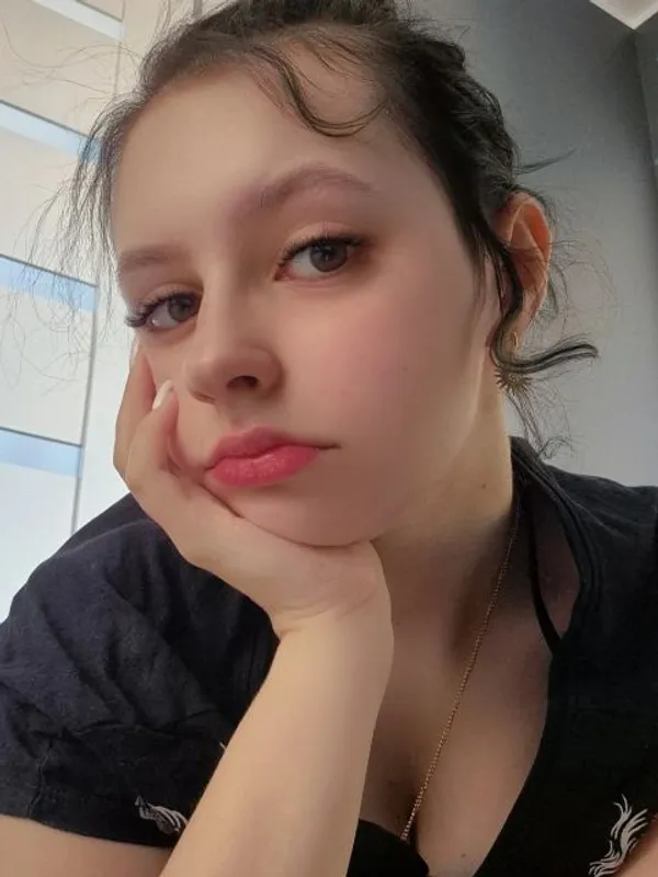 Profilbild von ElianaGlow, 20 Jahre aus Genf