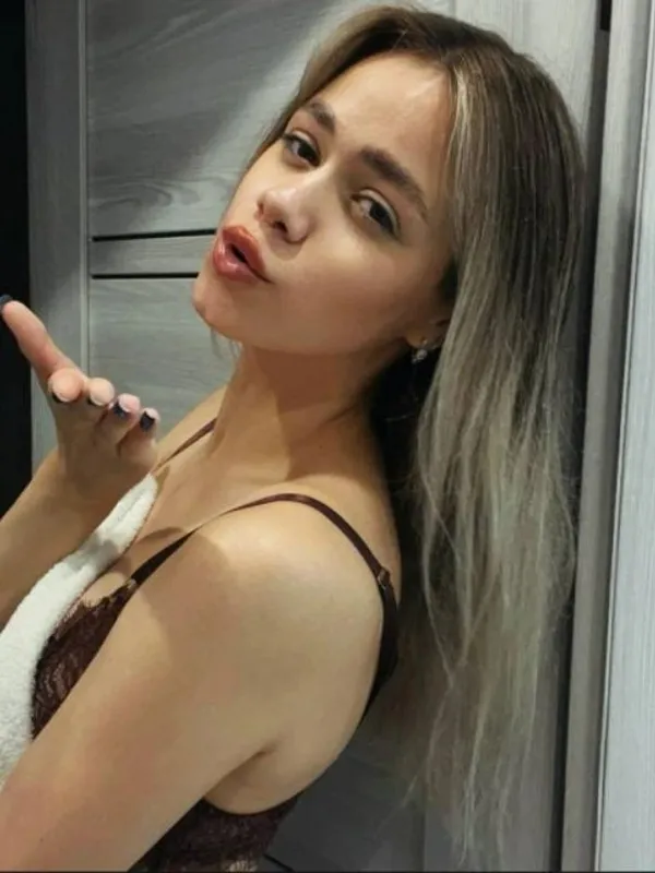 Parkplatzsex Emillyhot, 21 aus Offenbach