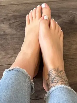 Weiteres Foto von FeetlustX – Anmelden zum Freischalten
