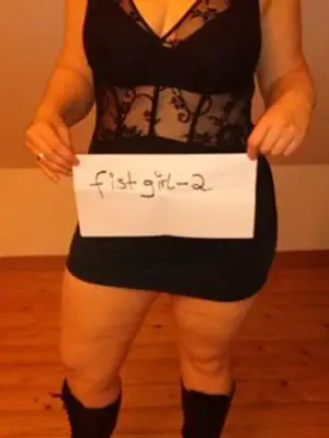 Weiteres Foto von fistgirl-2 – Anmelden zum Freischalten