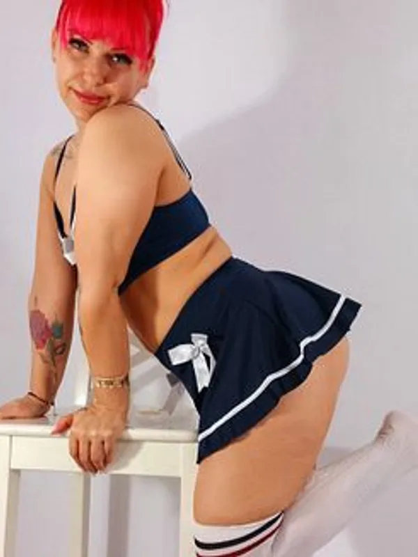 Parkplatzsex FoxxxyMilf, 42 aus Aichach