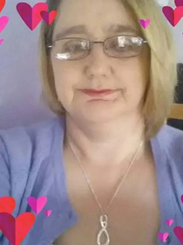 Parkplatzsex Frances48, 56 aus Wendlingen am Neckar