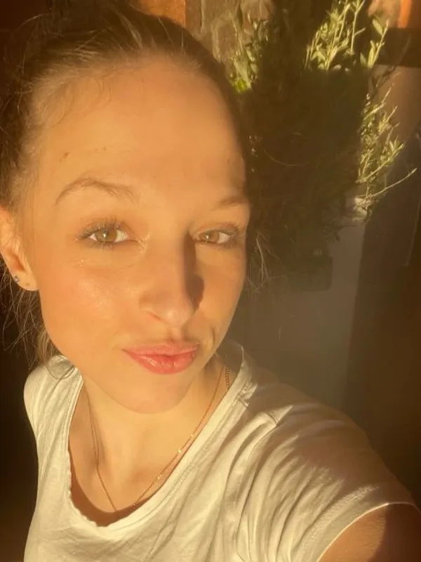 Parkplatzsex FunGirl4u, 19 aus Saarbrücken