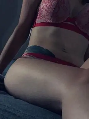 Weiteres Foto von GeileSexschnitte123 – Anmelden zum Freischalten