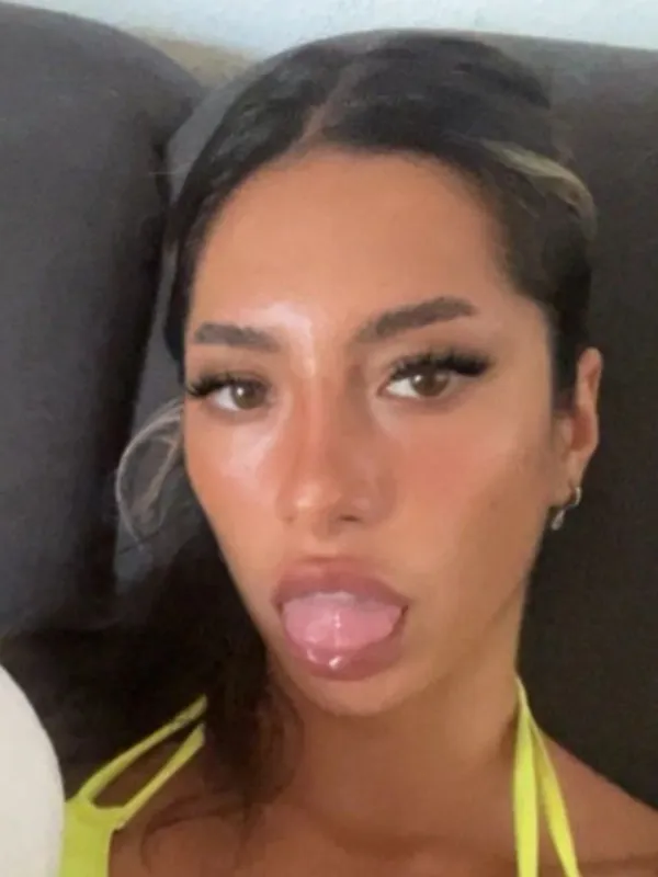 Parkplatzsex Gloriaalane, 22 aus Berlin