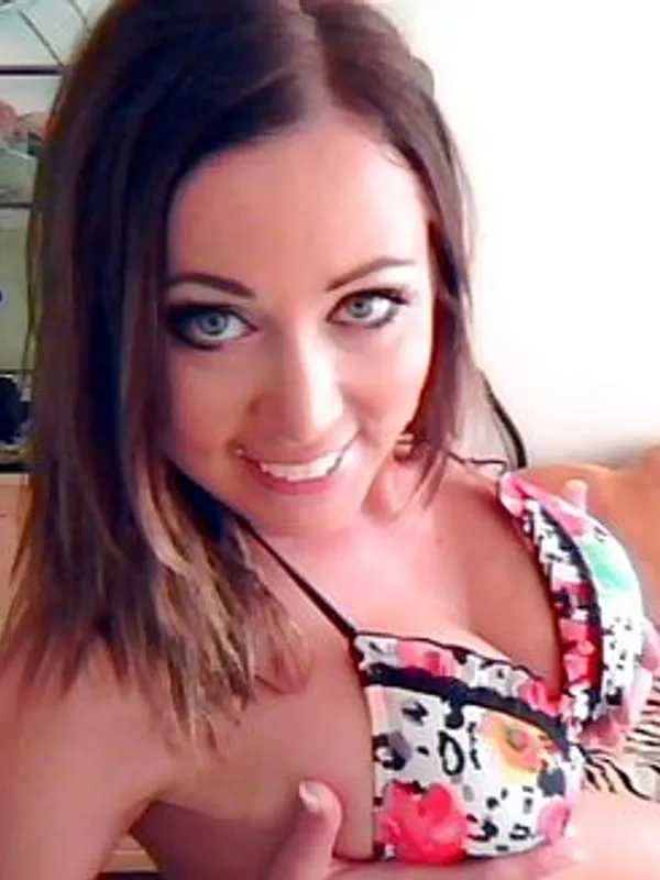 Parkplatzsex HeisseLeona, 45 aus Montreux