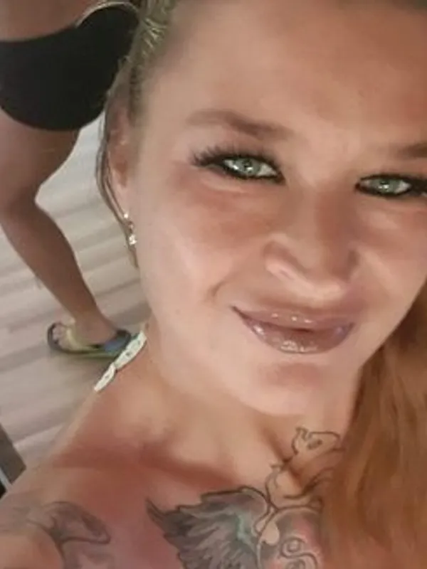 Parkplatzsex Hootersgirl, 49 aus Warburg