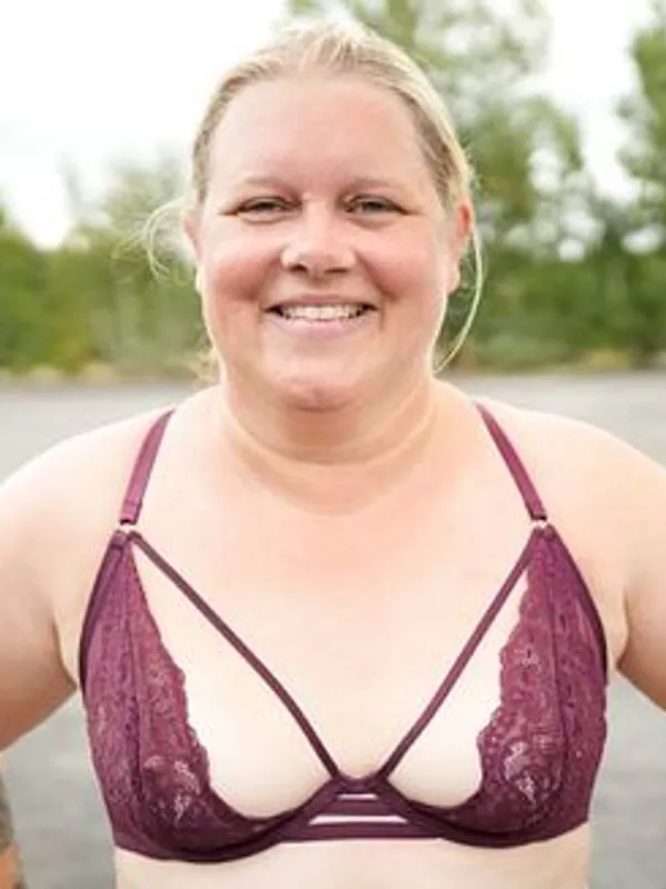 Parkplatzsex HotCurvy82, 44 aus Bremen