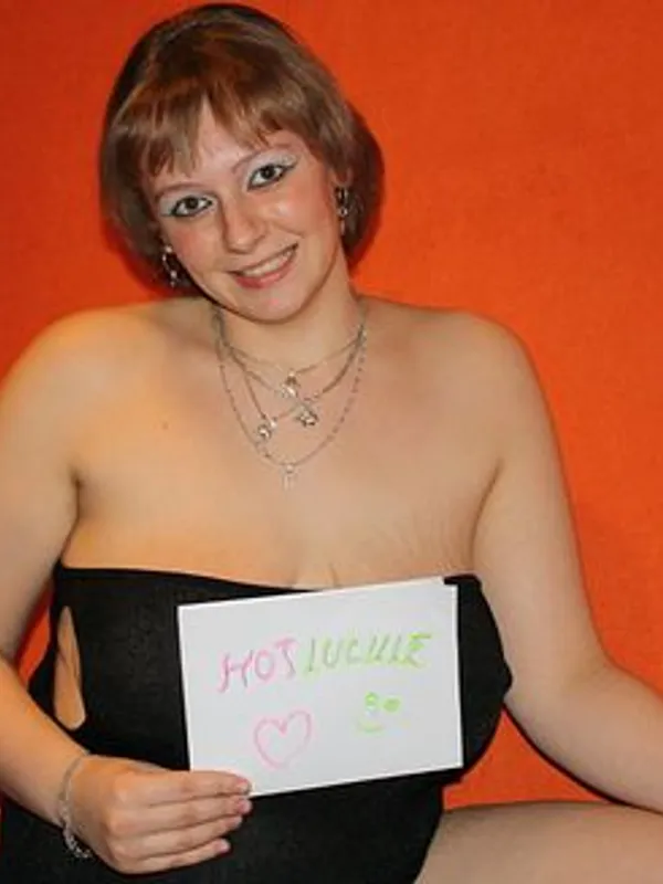Parkplatzsex hotlucille, 39 aus Halle (Saale)