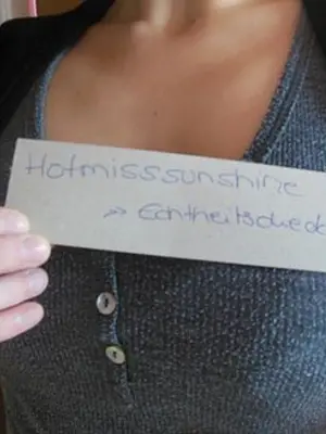 Weiteres Foto von HotMisssunshine – Anmelden zum Freischalten