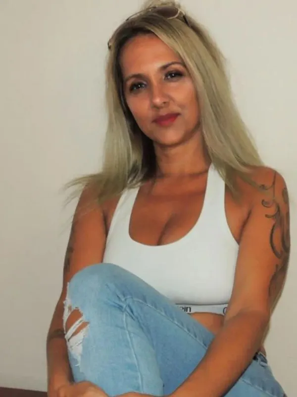 Parkplatzsex HotSarah1, 42 aus Essen
