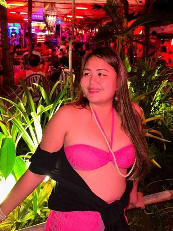 Parkplatzsex Hotsexypinay88, 18 aus Stuttgart