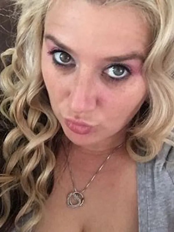 Parkplatzsex Hunybunny69, 37 aus Augsburg