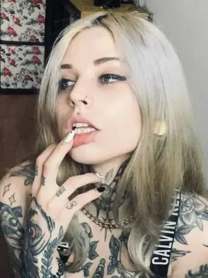 Weiteres Foto von Inked-Sky – Anmelden zum Freischalten