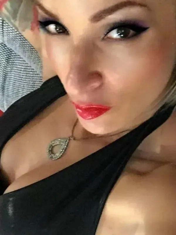 Parkplatzsex JessyMausyXX, 38 aus Simmering