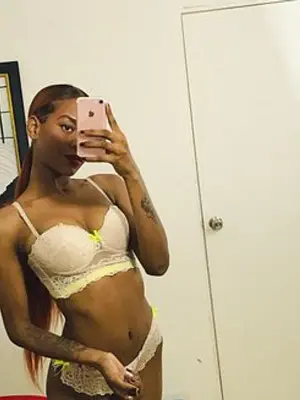 Karenbr, 24