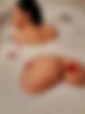 KhadishaLatina, 30