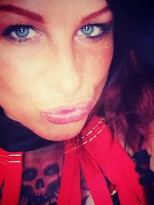 LadyDina, 42