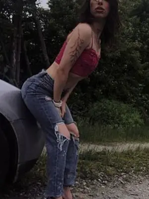 Larissalalila, 25